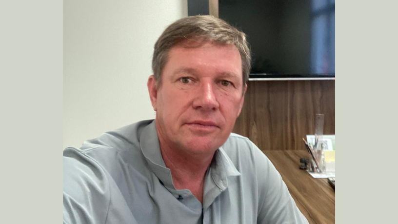 Altevir Seidel explora como a interação com cavalos promove aprendizado e bem-estar em crianças.