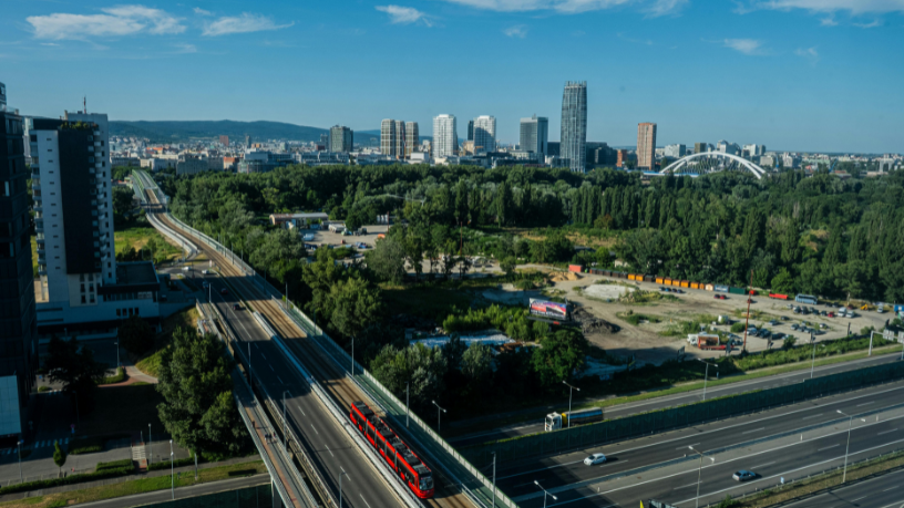 Matheus Vinicius Voigt explica que a iluminação pública inteligente otimiza energia e melhora a mobilidade urbana.