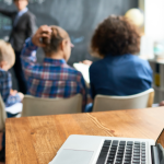 A educação tecnológica transforma a preparação dos jovens para o mercado de trabalho, afirma Gustavo Adolfo Morceli Rodrigues.