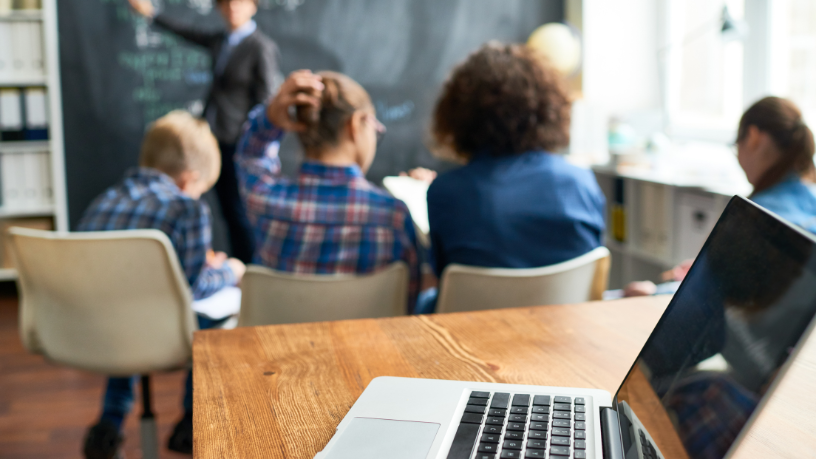 A educação tecnológica transforma a preparação dos jovens para o mercado de trabalho, afirma Gustavo Adolfo Morceli Rodrigues.
