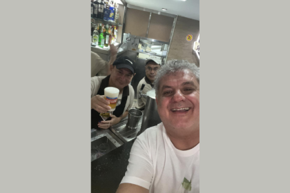 Visitar cidades turísticas fora da alta temporada proporciona uma experiência mais tranquila e autêntica, afirma Leonardo Rocha de Almeida.